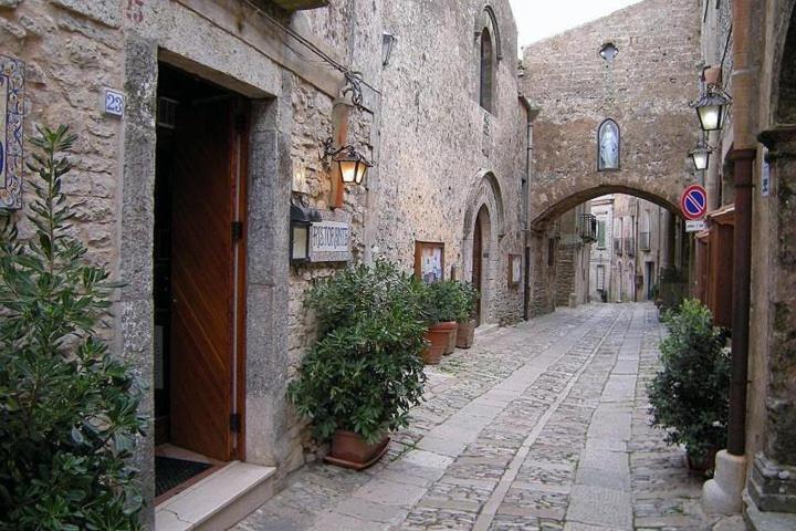 Aria Di Sale Apartment Trapani Bagian luar foto
